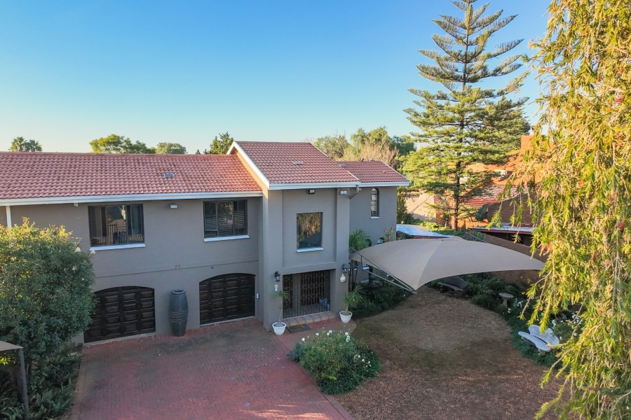 6 Bedroom Property for Sale in Heuwelsig Free State